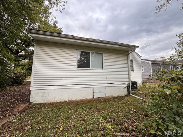 705 Beardsley Court, Ferguson, MO 63135