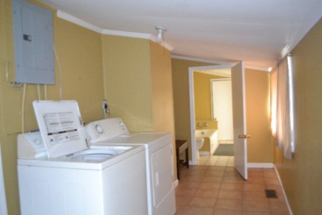 218 E Lake Ave, Celina, TN 38551