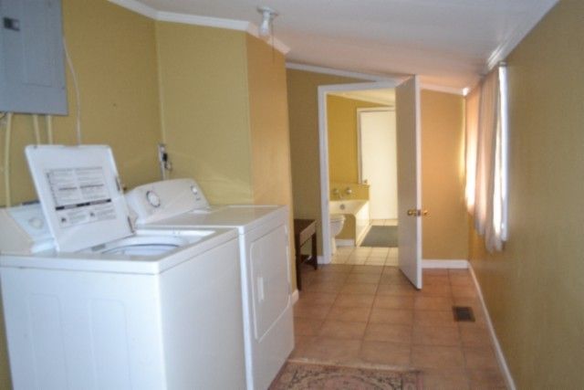 218 E Lake Ave, Celina, TN 38551