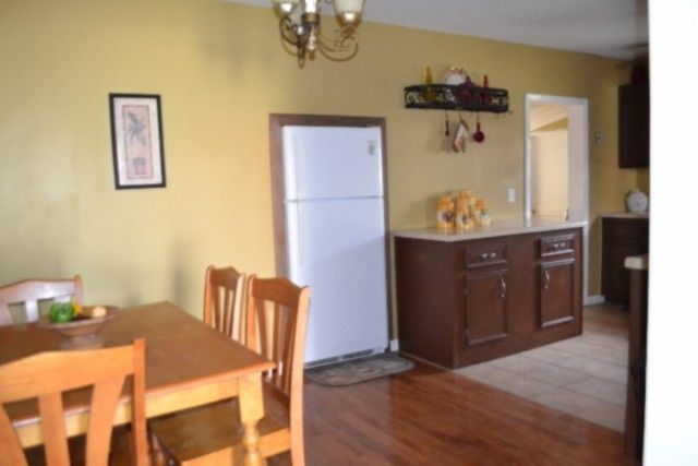 218 E Lake Ave, Celina, TN 38551