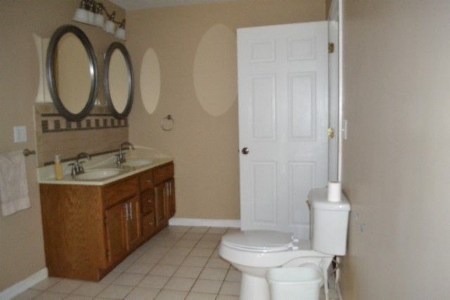 218 E Lake Ave, Celina, TN 38551