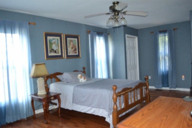 218 E Lake Ave, Celina, TN 38551