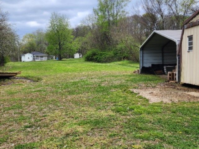 218 E Lake Ave, Celina, TN 38551