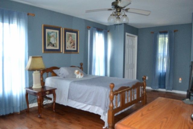 218 E Lake Ave, Celina, TN 38551