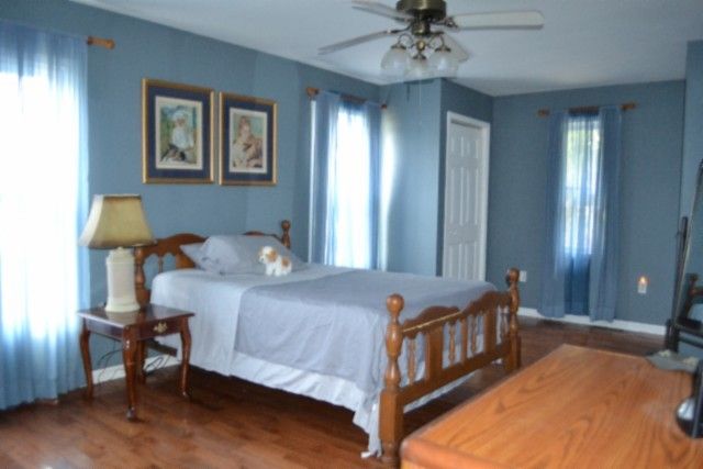 218 E Lake Ave, Celina, TN 38551