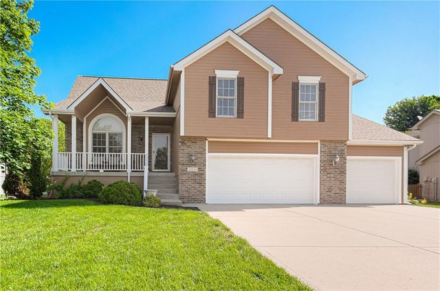 10023 N Willow Avenue, Kansas City, MO 64157