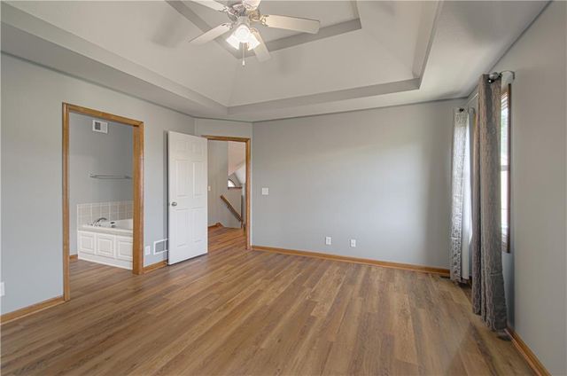 10023 N Willow Avenue, Kansas City, MO 64157