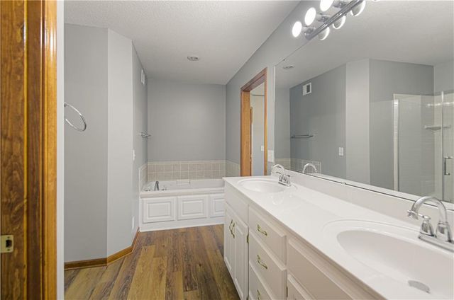 10023 N Willow Avenue, Kansas City, MO 64157