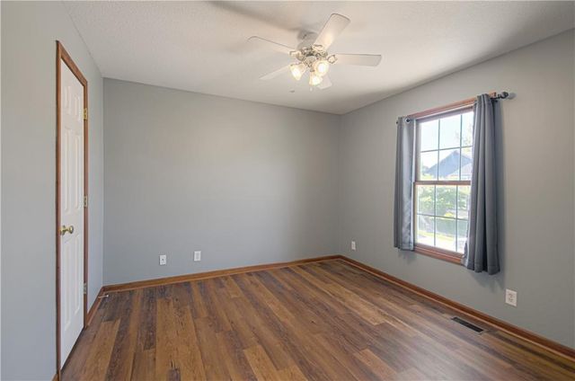 10023 N Willow Avenue, Kansas City, MO 64157