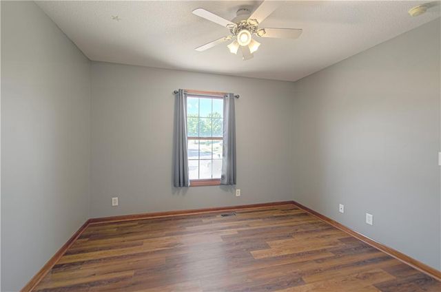 10023 N Willow Avenue, Kansas City, MO 64157