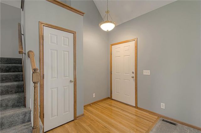 10023 N Willow Avenue, Kansas City, MO 64157