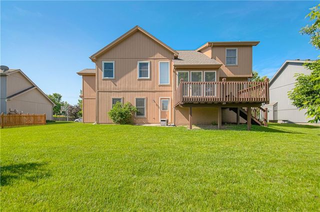 10023 N Willow Avenue, Kansas City, MO 64157