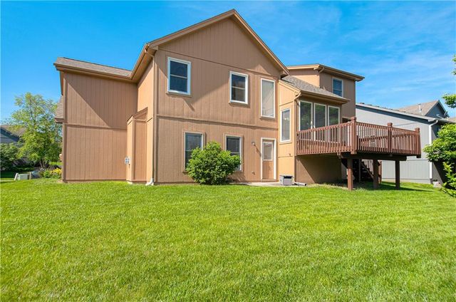 10023 N Willow Avenue, Kansas City, MO 64157