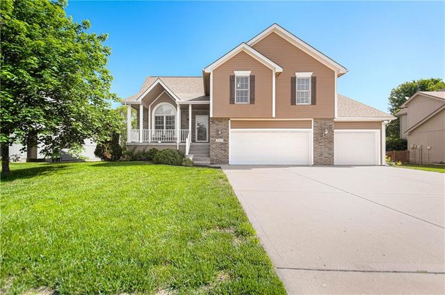10023 N Willow Avenue, Kansas City, MO 64157