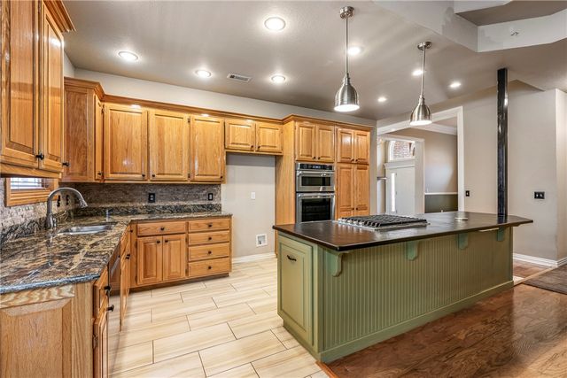 4042 Saulsbury Street, Springdale, AR 72762