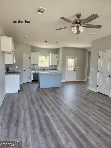 300 Beau Claire Circle, Byron, GA 31008