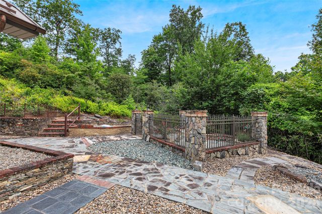 275 Hubbard Hollow Road, Rosman, NC 28772