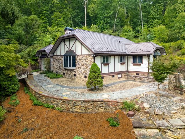 275 Hubbard Hollow Road, Rosman, NC 28772