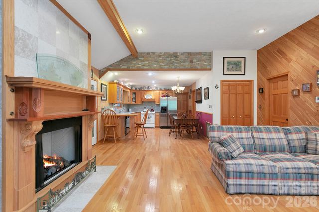 275 Hubbard Hollow Road, Rosman, NC 28772