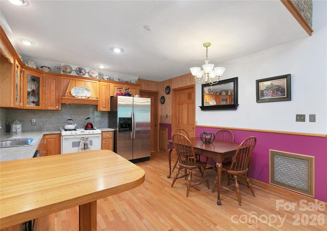 275 Hubbard Hollow Road, Rosman, NC 28772
