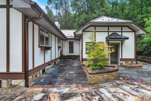 275 Hubbard Hollow Road, Rosman, NC 28772