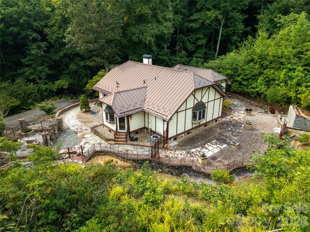 275 Hubbard Hollow Road, Rosman, NC 28772