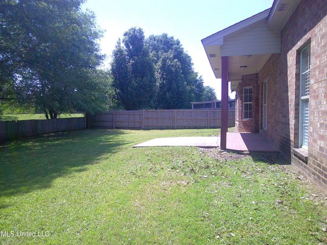 141 Creekside Drive, Canton, MS 39046