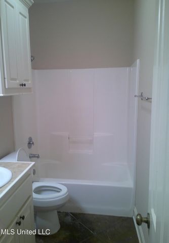 141 Creekside Drive, Canton, MS 39046
