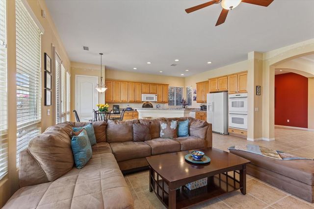 27 Via Del Maricale, Rancho Mirage, CA 92270