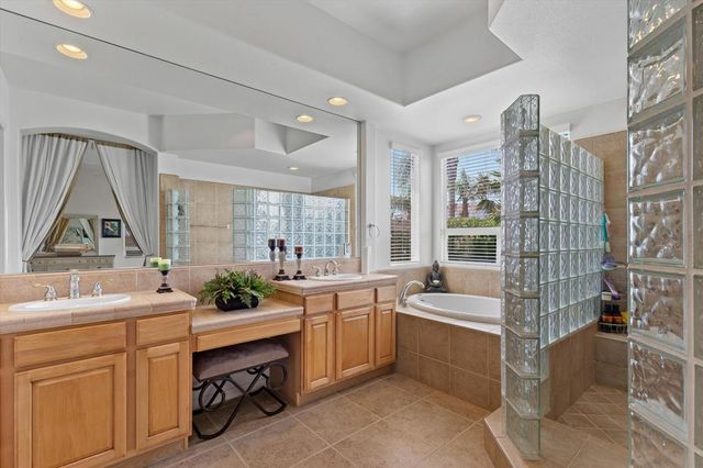 27 Via Del Maricale, Rancho Mirage, CA 92270