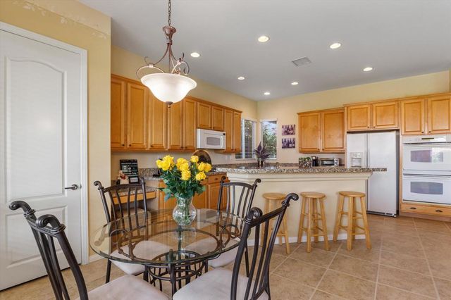 27 Via Del Maricale, Rancho Mirage, CA 92270