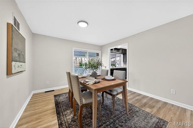 370 Marywood Court, Ballwin, MO 63021