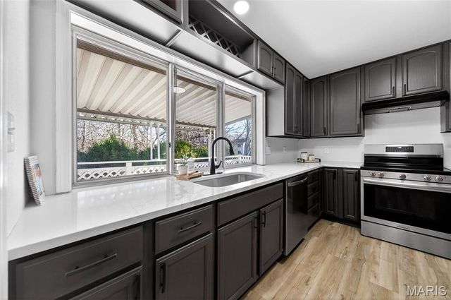 370 Marywood Court, Ballwin, MO 63021