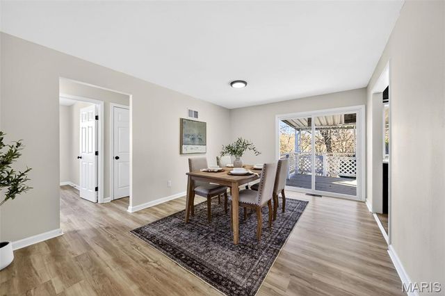 370 Marywood Court, Ballwin, MO 63021