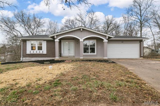 370 Marywood Court, Ballwin, MO 63021