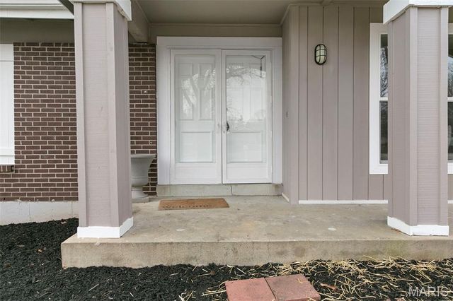 370 Marywood Court, Ballwin, MO 63021