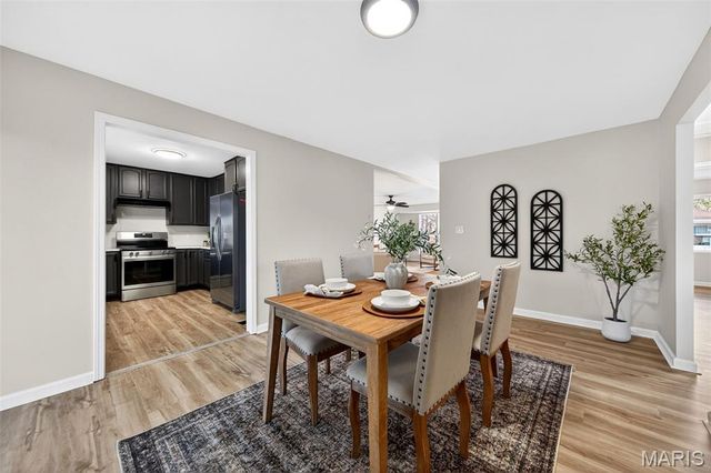 370 Marywood Court, Ballwin, MO 63021