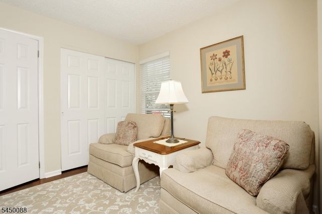 73 Konight Ct, Mahwah Twp., NJ 07430