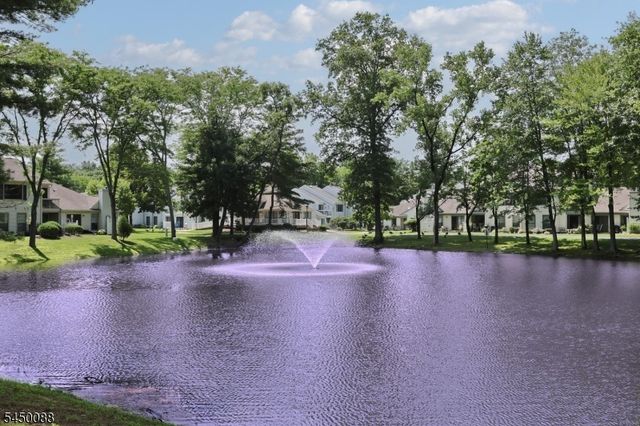 73 Konight Ct, Mahwah Twp., NJ 07430