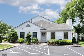 73 Konight Ct, Mahwah Twp., NJ 07430