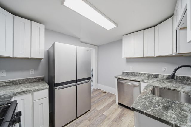 1811 Lewis Street, Jackson, MI 49203