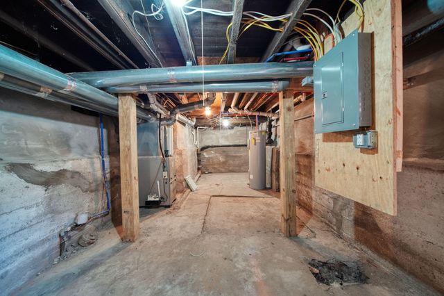 1811 Lewis Street, Jackson, MI 49203