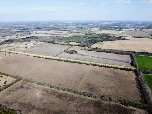 375 Wolf Front Road, Van Alstyne, TX 75495
