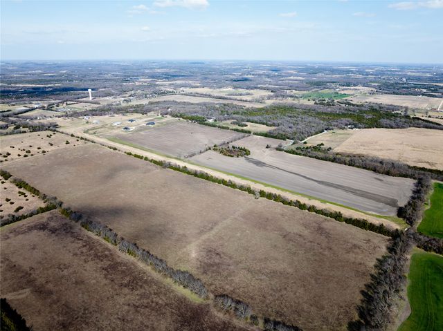 375 Wolf Front Road, Van Alstyne, TX 75495