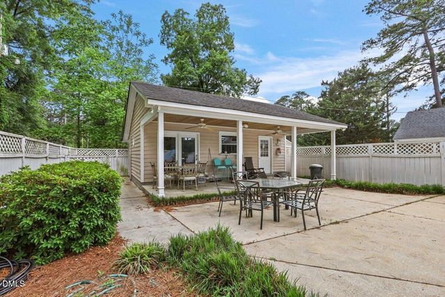 1105 S Vermont Street, Smithfield, NC 27577