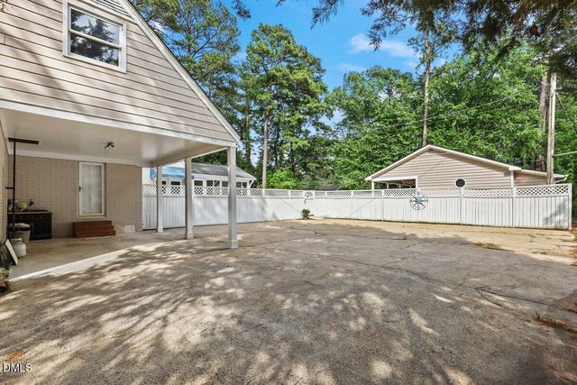 1105 S Vermont Street, Smithfield, NC 27577