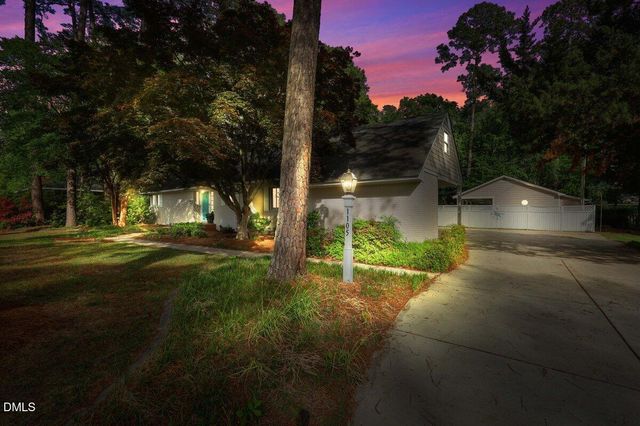 1105 S Vermont Street, Smithfield, NC 27577