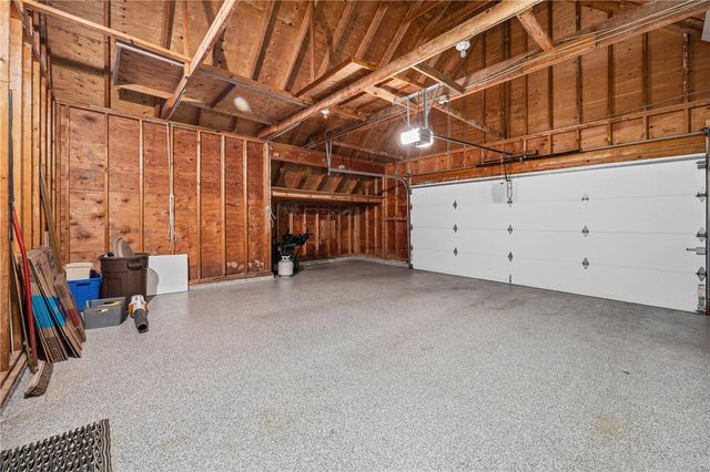 97 Wakecliffe Dr, Greece, NY 14616