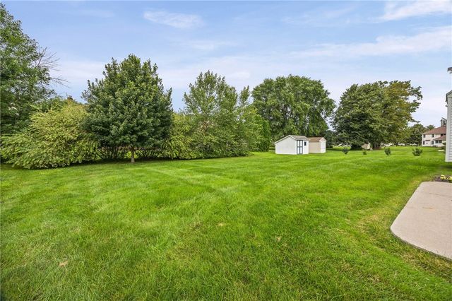 97 Wakecliffe Dr, Greece, NY 14616