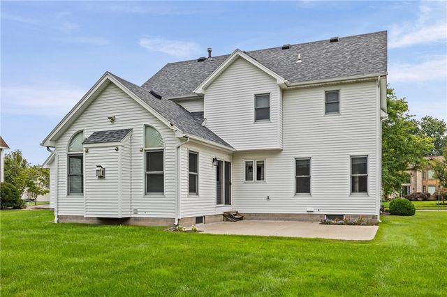 97 Wakecliffe Dr, Greece, NY 14616